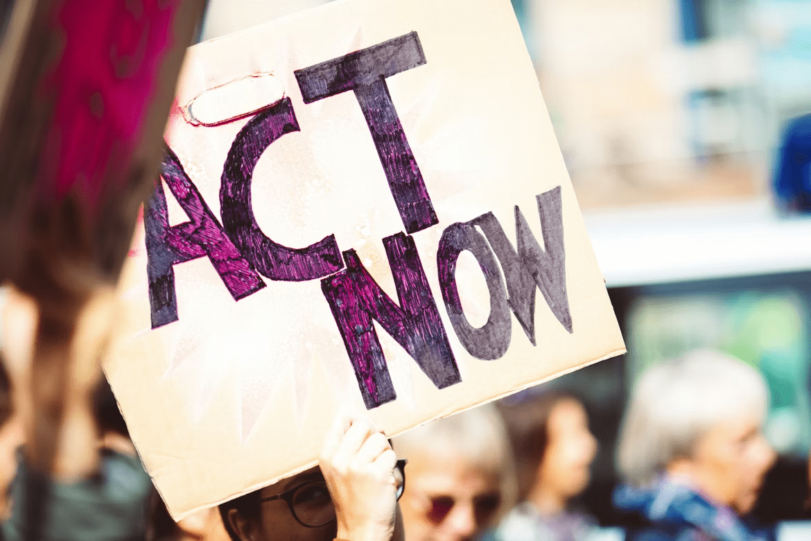 Act Now sign representing the urgency of website conversion optimisation for franchise businesses